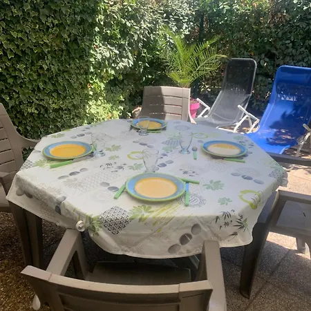 Rez De Jardin Pinède Proximité Quartier Naturiste Appartement Agde