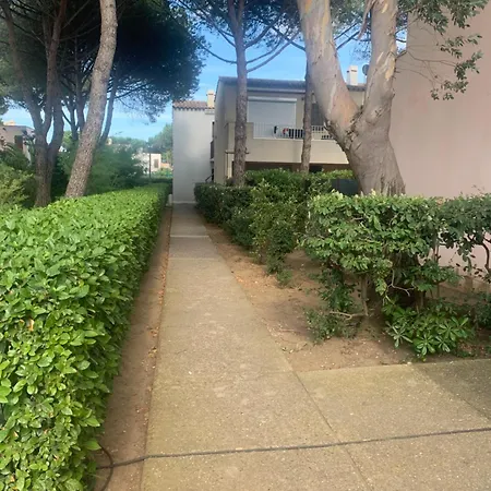 Rez De Jardin Pinède Proximité Quartier Naturiste